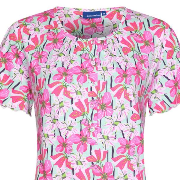 Pyjama_lyhythihainen_paita_ja_caprimittaiset_housut