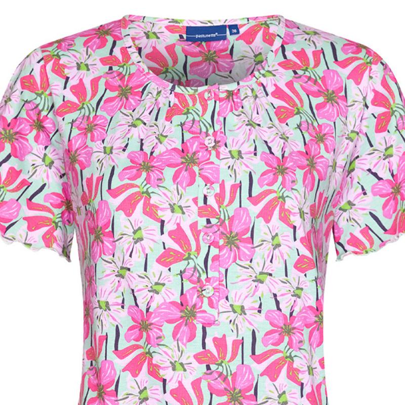 Pyjama_lyhythihainen_paita_ja_caprimittaiset_housut