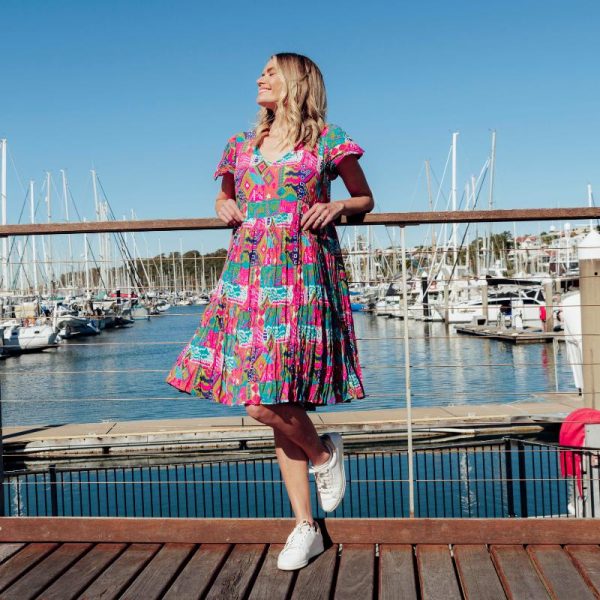 Mekko__lyhyet_hihat_viskoosikreppikangas